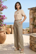 Load image into Gallery viewer, Floral-Embroidered Short-Sleeve Tee