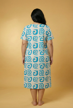 Load image into Gallery viewer, Geometric Spiral-Pattern Loose-Fit Midi Dress (5 Color Options)