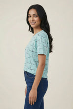 Load image into Gallery viewer, Geo-Line Print Short-Sleeve Tee (Multiple Color Options)