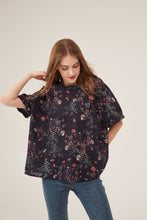 Load image into Gallery viewer, Dark Floral Print Puff-Sleeve Loose Blouse