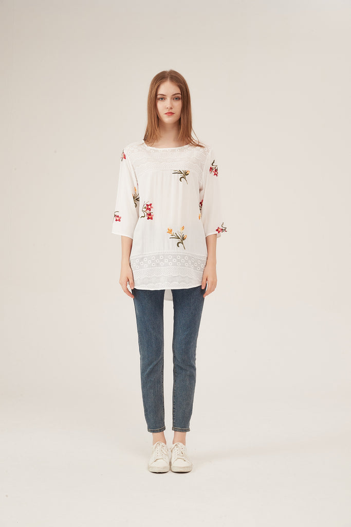 Lace Panel Floral Embroidery 34-Sleeve Loose White Blouse