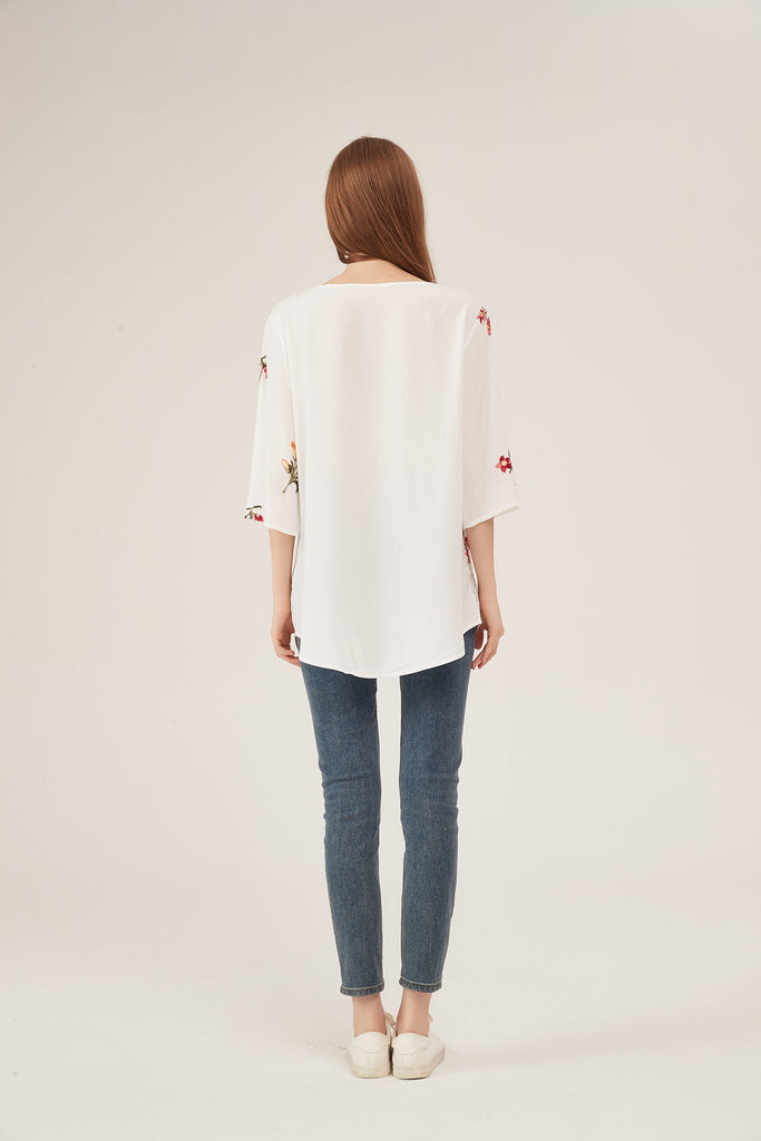 Lace Panel Floral Embroidery 34-Sleeve Loose White Blouse
