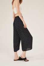 Load image into Gallery viewer, Navy Mini-Print Scalloped-Hem Cropped Pants