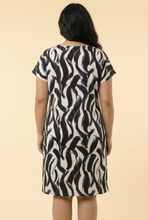 Load image into Gallery viewer, Brushstroke-Pattern Loose-Fit Midi Dress (2 Color Options)