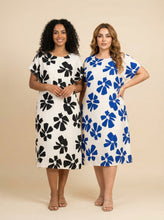 Load image into Gallery viewer, Bold Floral-Print Loose-Fit Midi Dress (2 Color Options)