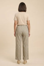 Load image into Gallery viewer, Floral-Embroidered Short-Sleeve Tee