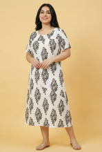 Load image into Gallery viewer, Paisley-Pattern Modest Midi Dress (5 Color Options)