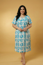 Load image into Gallery viewer, Geometric Spiral-Pattern Loose-Fit Midi Dress (5 Color Options)